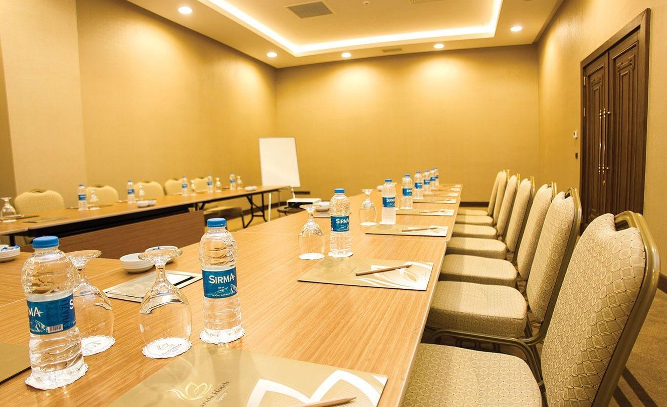 Barida Hotels ウスパルタ エクステリア 写真